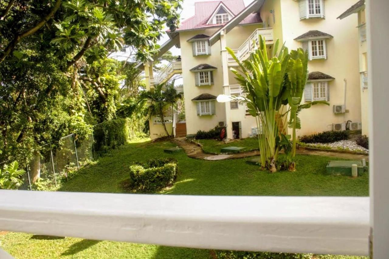 E 20 Mystic Ridge Ocho Rios Apartman Kültér fotó